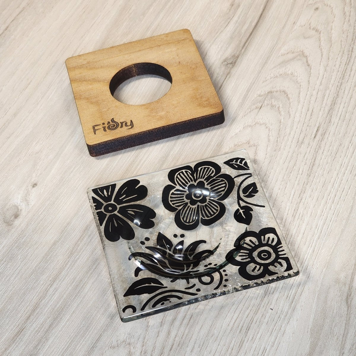 Small Wild Flower Dish w/Rimu Base Black - Fiery Creations Ltd
